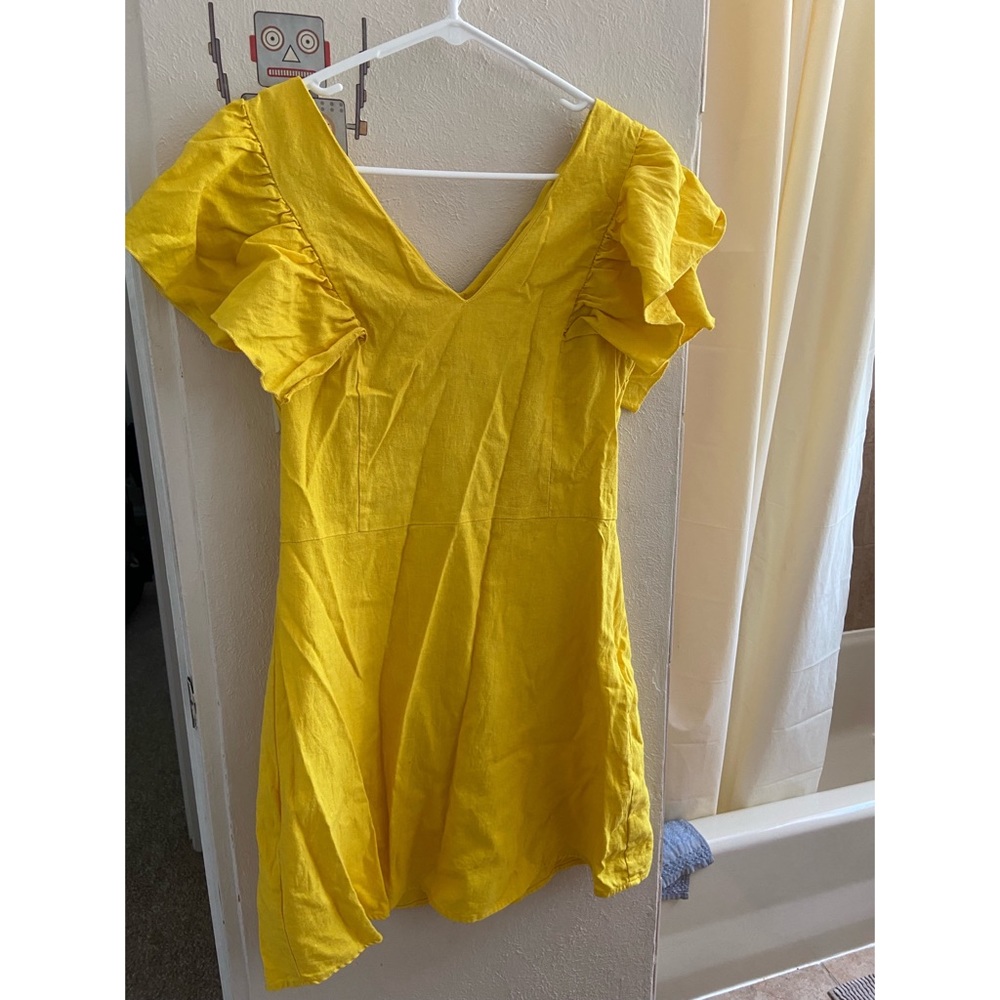 A New Day Yellow Ruffle Sleeve shift dress, size 6